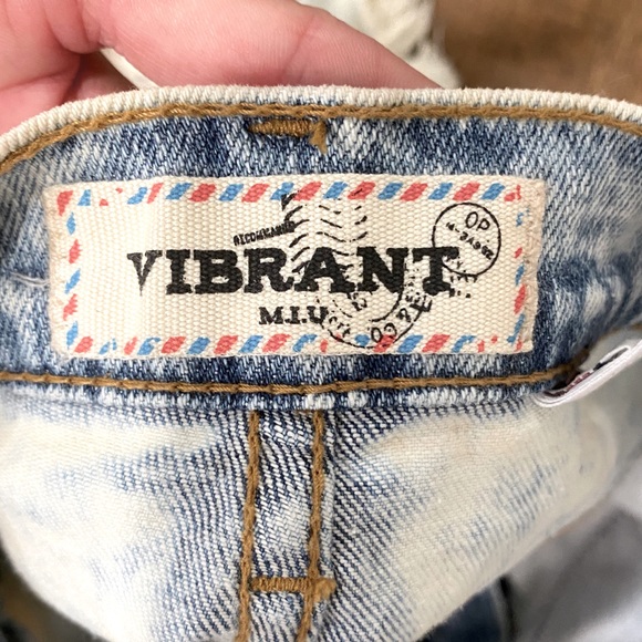 High waisted studded jean shorts - Picture 4 of 4